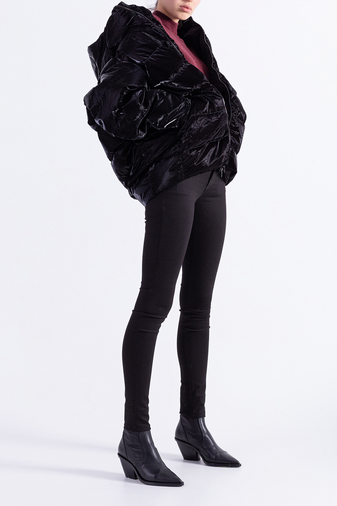 Пуховик з капюшоном AHIRAIN AHR29002