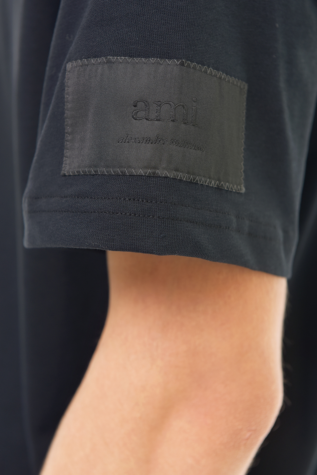 Футболка з логотипом AMI PARIS AMIm23011