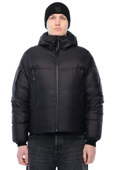 Купить оригинал Пуховик Metropolis Series CPM26006 от бренда C.P.COMPANY Пуховик Metropolis Series C.P.COMPANY CPM26006