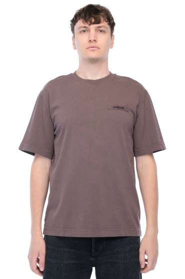 Купить оригинал Футболка JACm26011 от бренда JACQUEMUS Футболка JACQUEMUS JACm26011