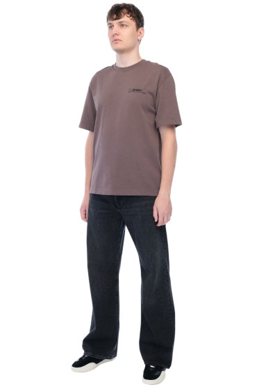 Купить оригинал Футболка JACm26011 от бренда JACQUEMUS Футболка JACQUEMUS JACm26011