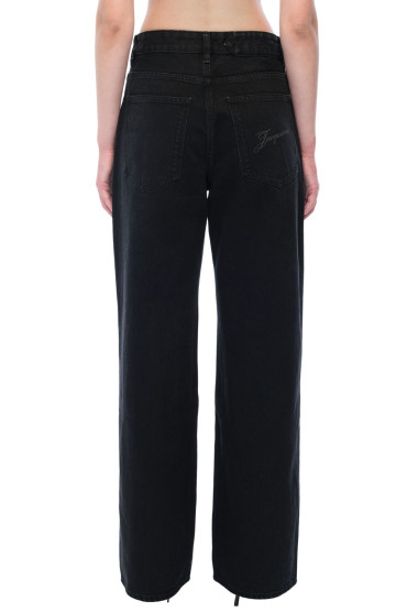 Купить оригинал Джинси JACw26004 от бренда JACQUEMUS Джинси JACQUEMUS JACw26004