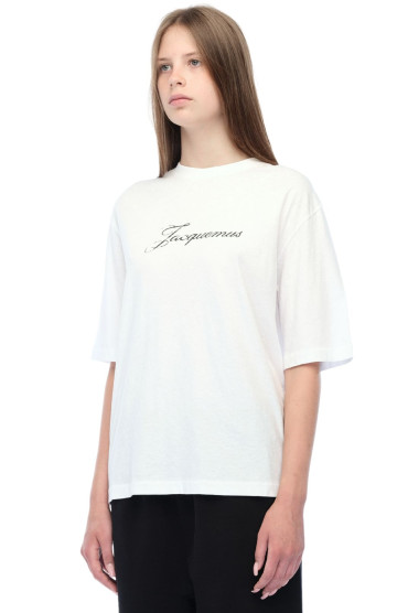 Купить оригинал Футболка JACw26012 от бренда JACQUEMUS Футболка JACQUEMUS JACw26012