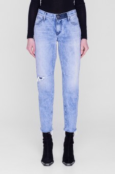 Укорочені джинси з потертостями