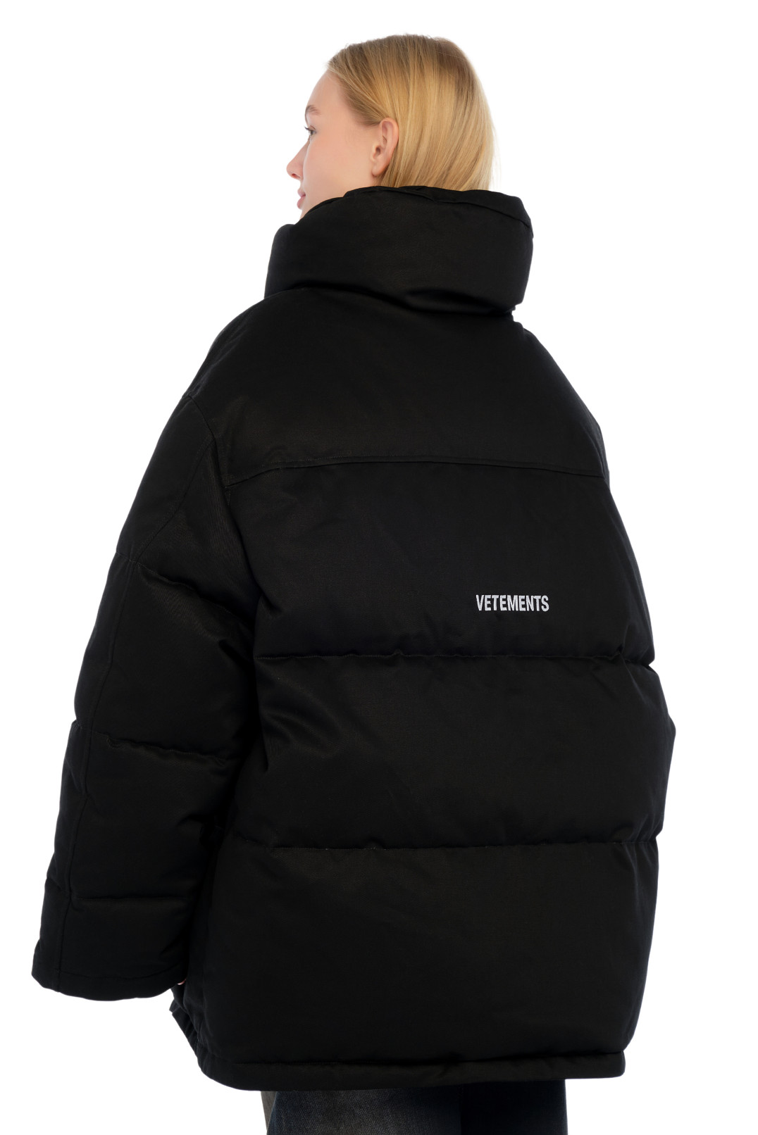 Пуховик oversize VETEMENTS VET24002