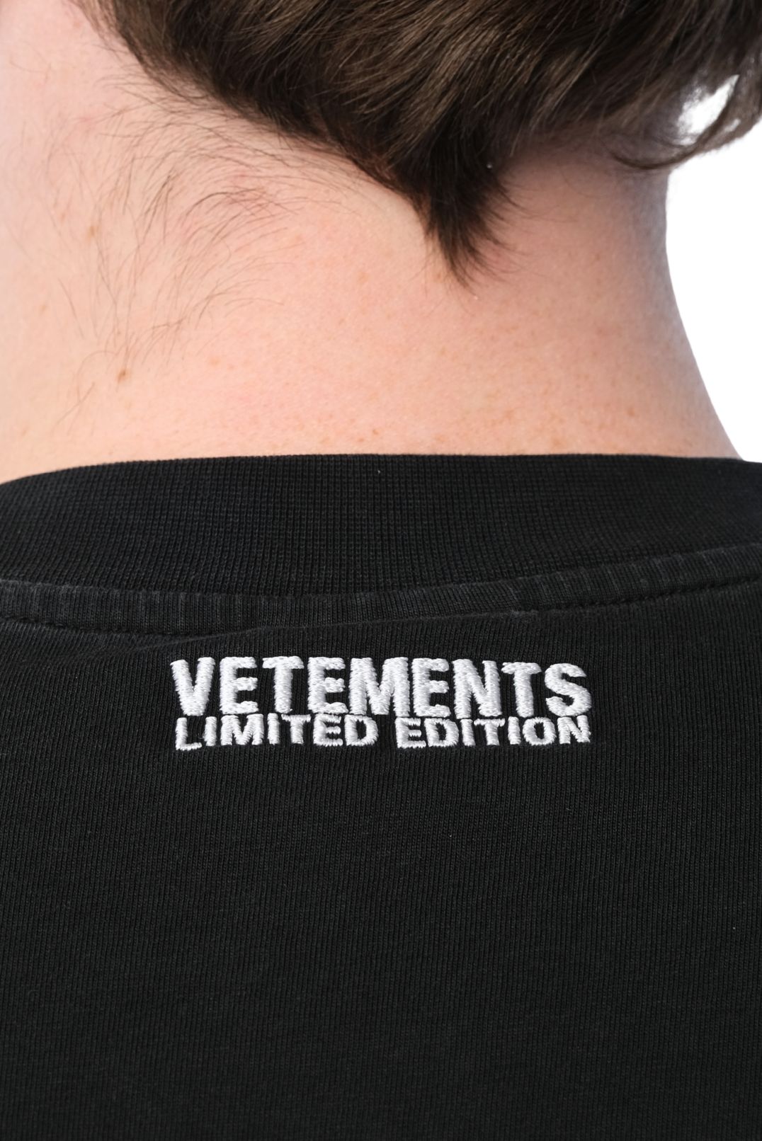 Футболка VETEMENTS VETm16007