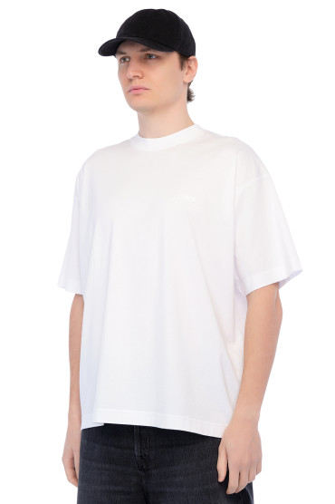 Купить оригинал Футболка VETm16008 от бренда VETEMENTS Футболка VETEMENTS VETm16008