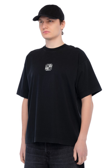 Купить оригинал Футболка VETm16013 от бренда VETEMENTS Футболка VETEMENTS VETm16013