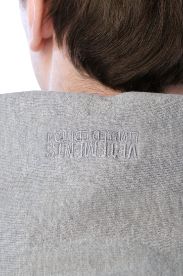 Купить оригинал Худі на блискавці VETm16015 от бренда VETEMENTS Худі на блискавці VETEMENTS VETm16015