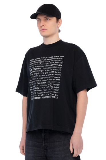 Купить оригинал Футболка VETm16024 от бренда VETEMENTS Футболка VETEMENTS VETm16024