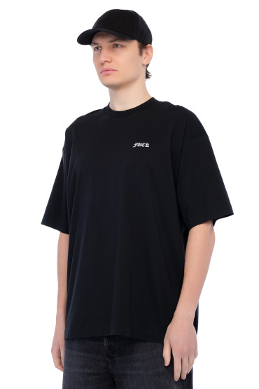 Купить оригинал Футболка VETm16025 от бренда VETEMENTS Футболка VETEMENTS VETm16025