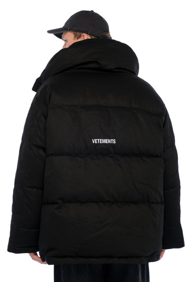 Пуховик oversize VETEMENTS VETm24002