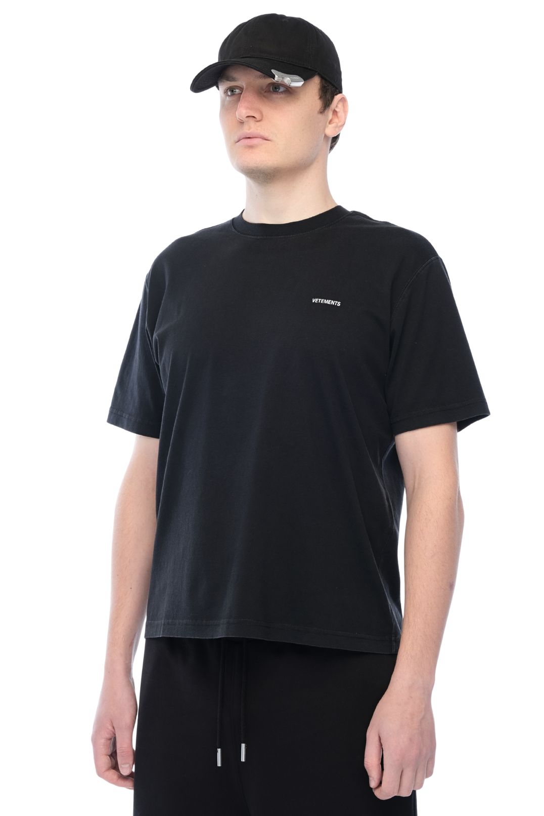 Футболка VETEMENTS VETm26006