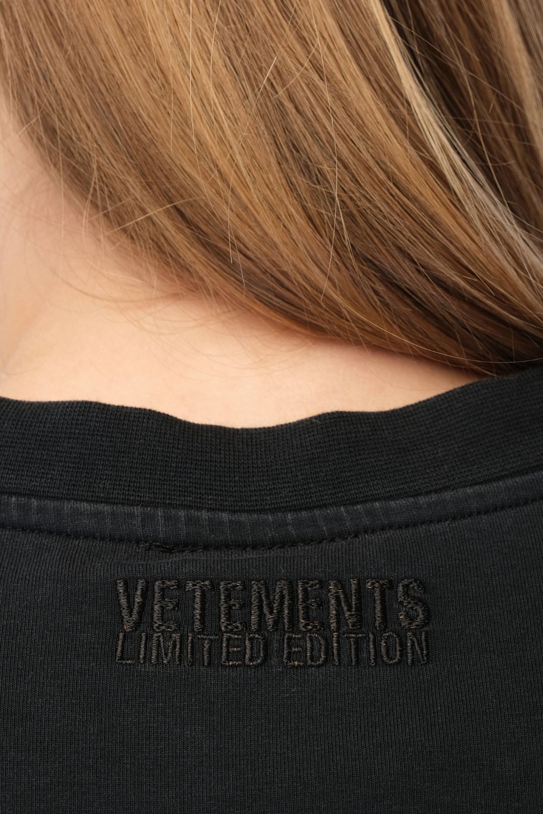 Футболка VETEMENTS VETw16014