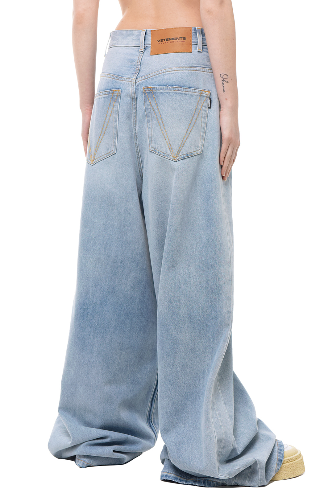 Подовжені джинси VETEMENTS VTM13015